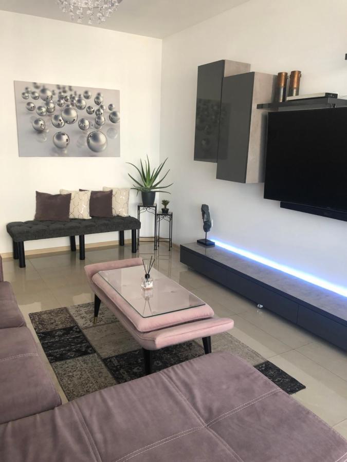 By The Sea Apartment นาโวดาริ ภายนอก รูปภาพ